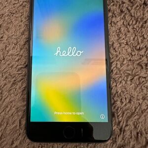 Black Apple iPhone 8 Plus 64g unlocked 
Verzion no earphone or charger